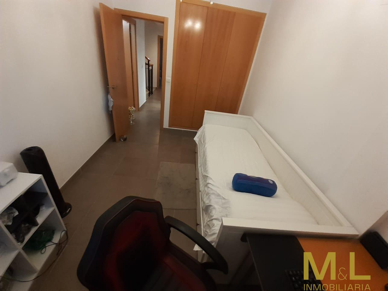For sale of duplex in La Pobla de Farnals