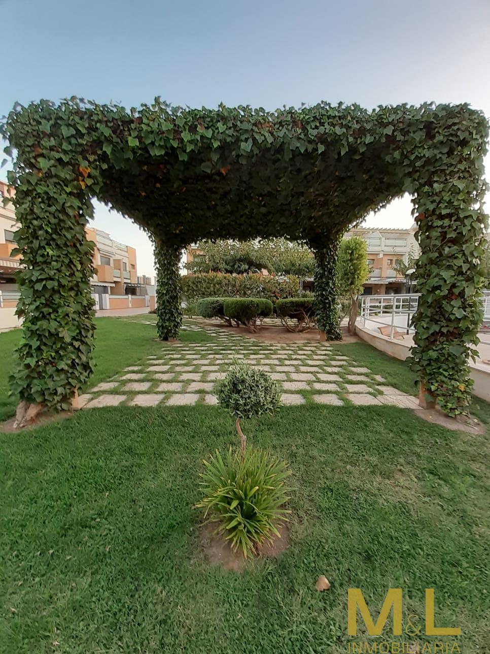 For sale of duplex in La Pobla de Farnals