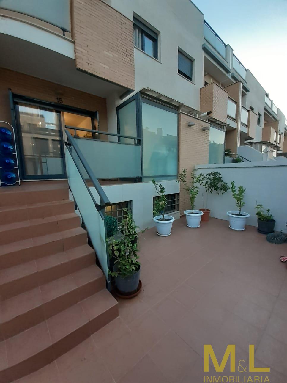 For sale of duplex in La Pobla de Farnals