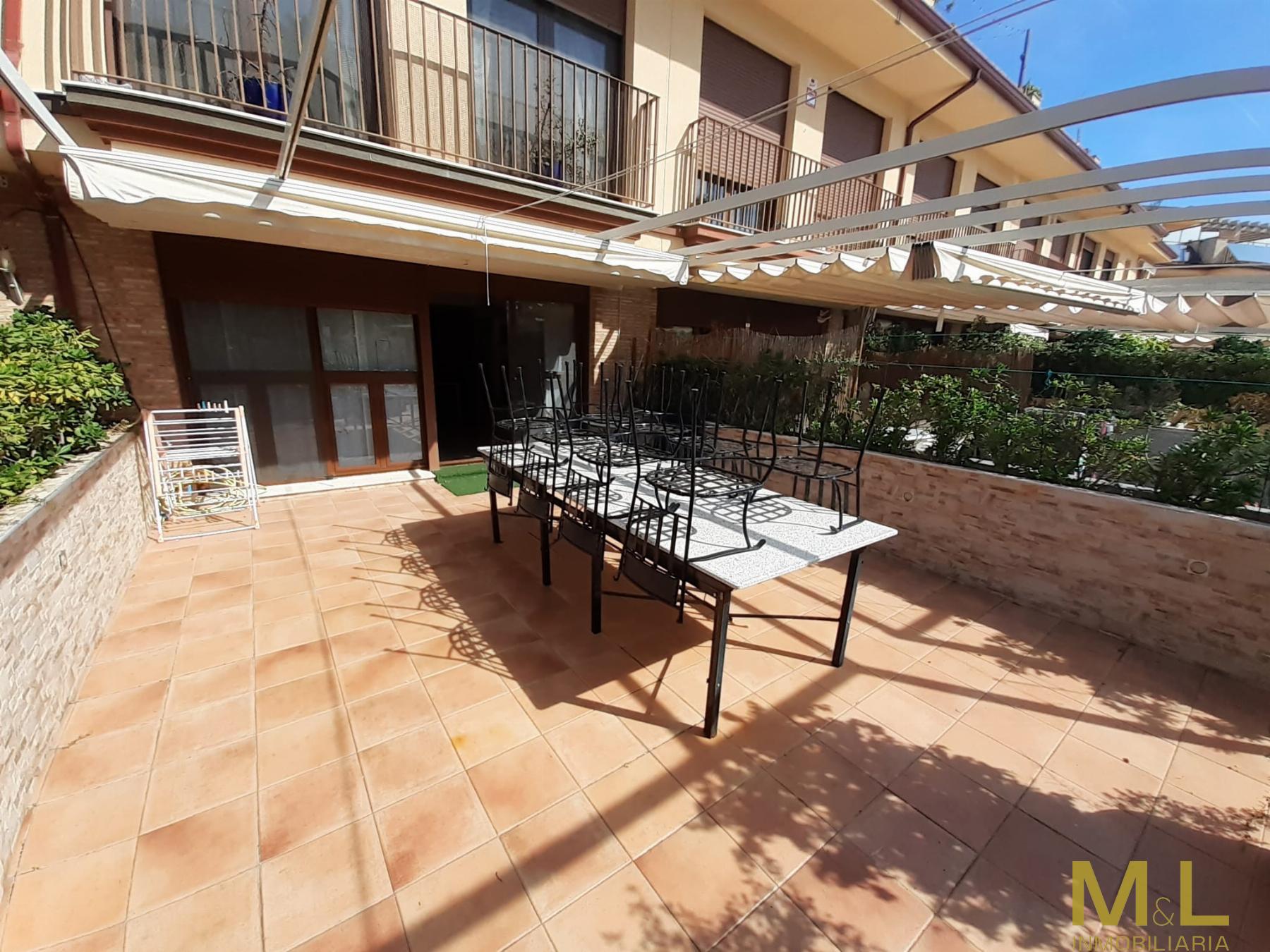 For sale of duplex in La Pobla de Farnals