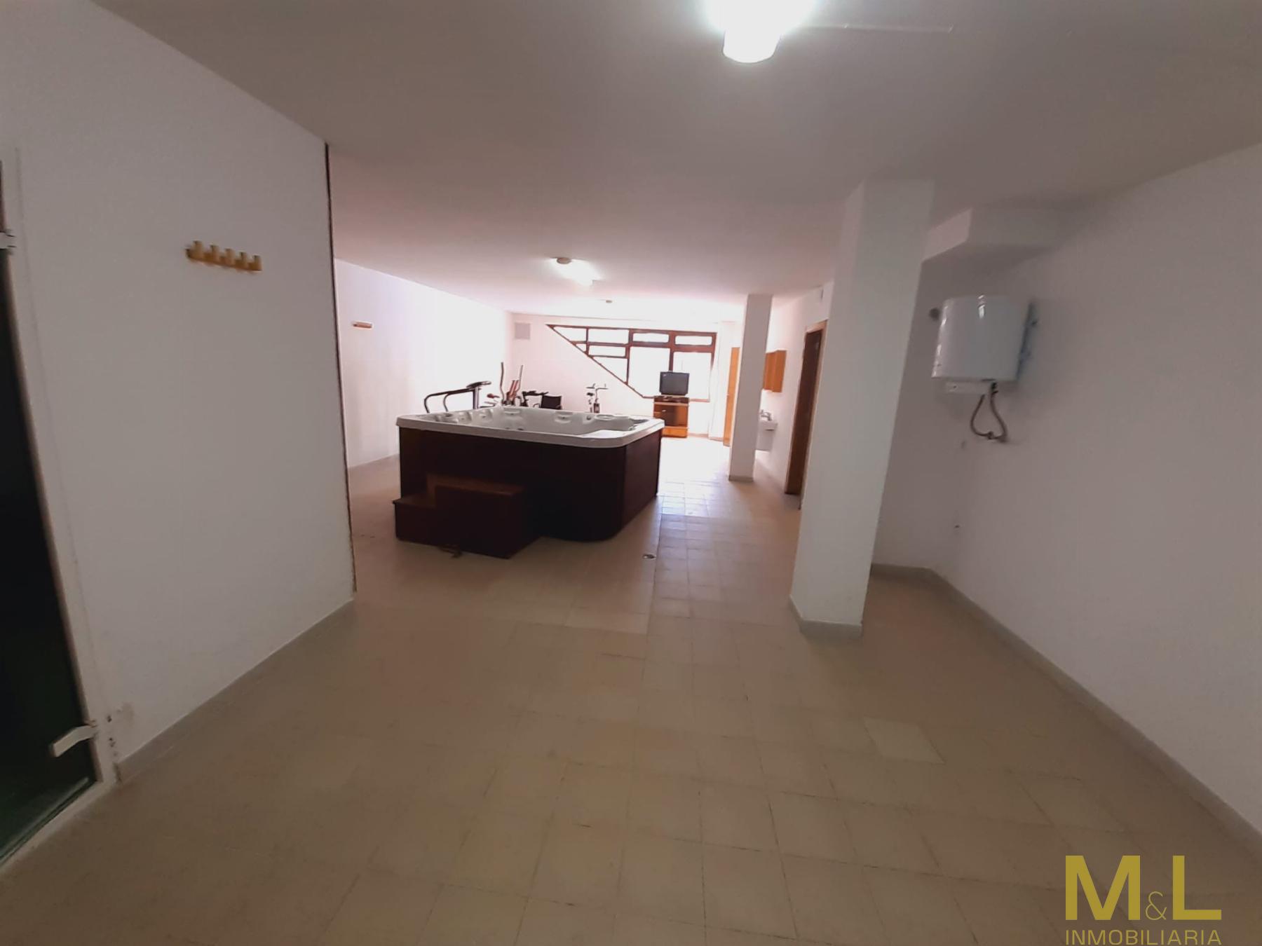 For sale of duplex in La Pobla de Farnals