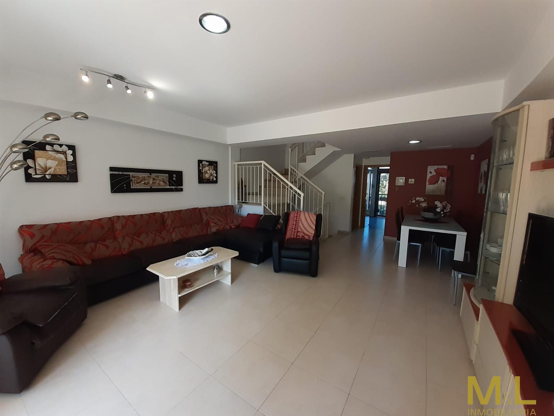 For sale of duplex in La Pobla de Farnals