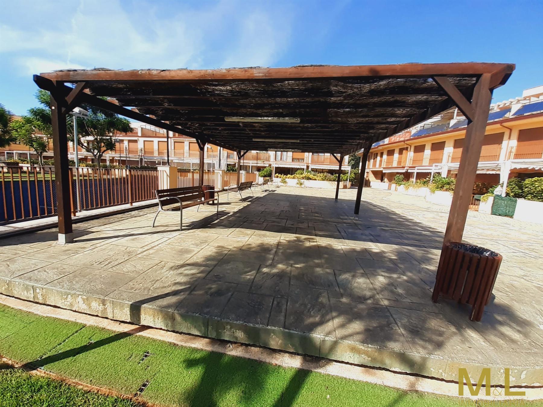 For sale of duplex in La Pobla de Farnals