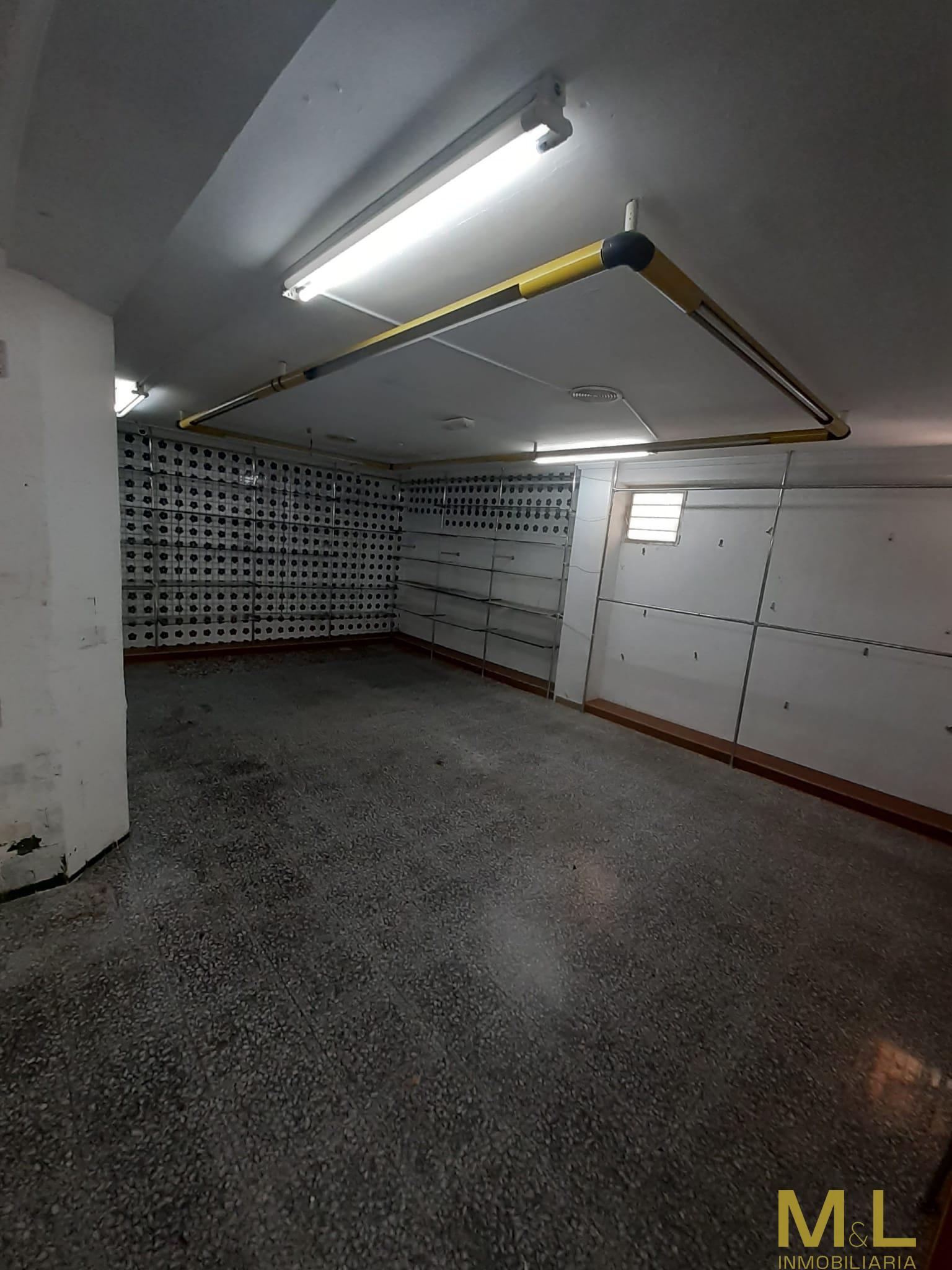 For rent of commercial in La Pobla de Farnals