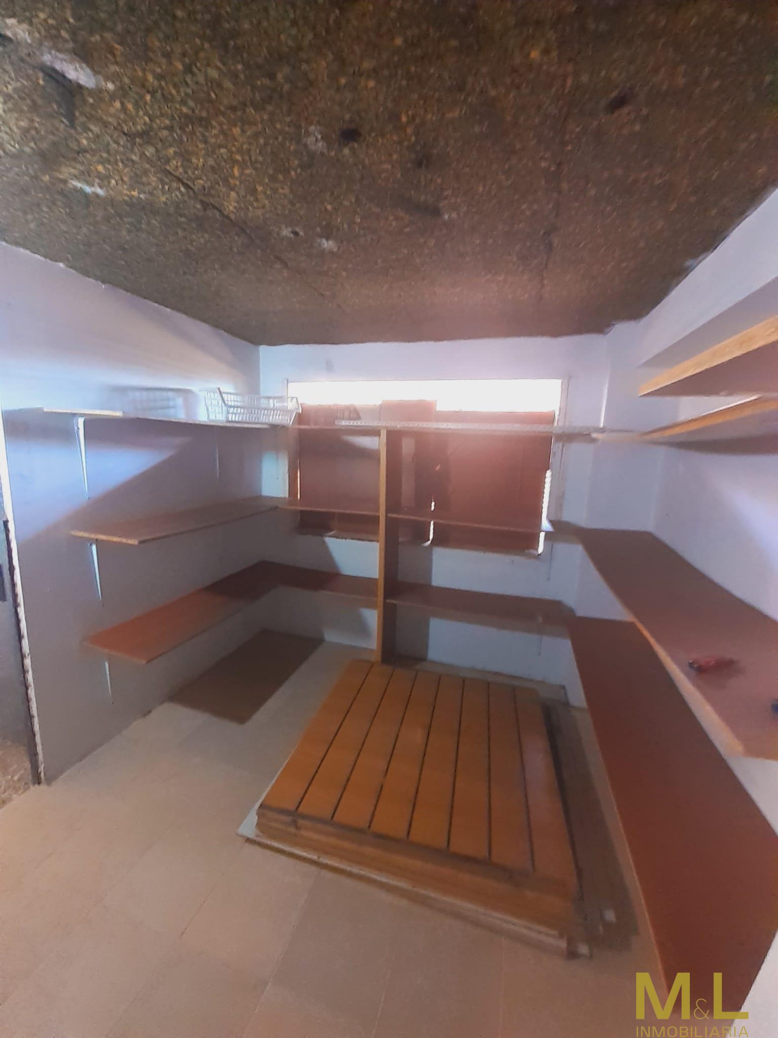 For rent of commercial in La Pobla de Farnals