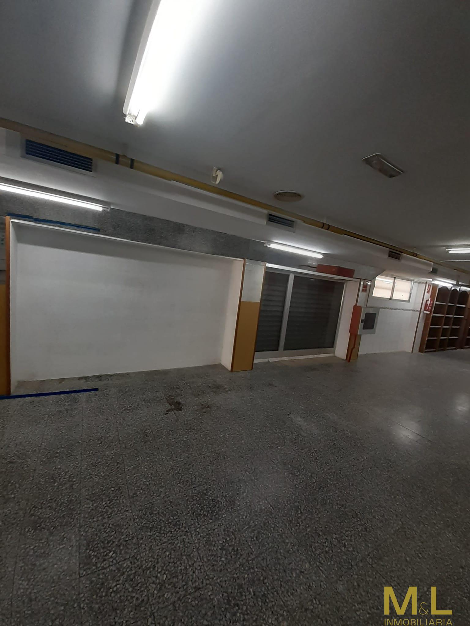 For rent of commercial in La Pobla de Farnals