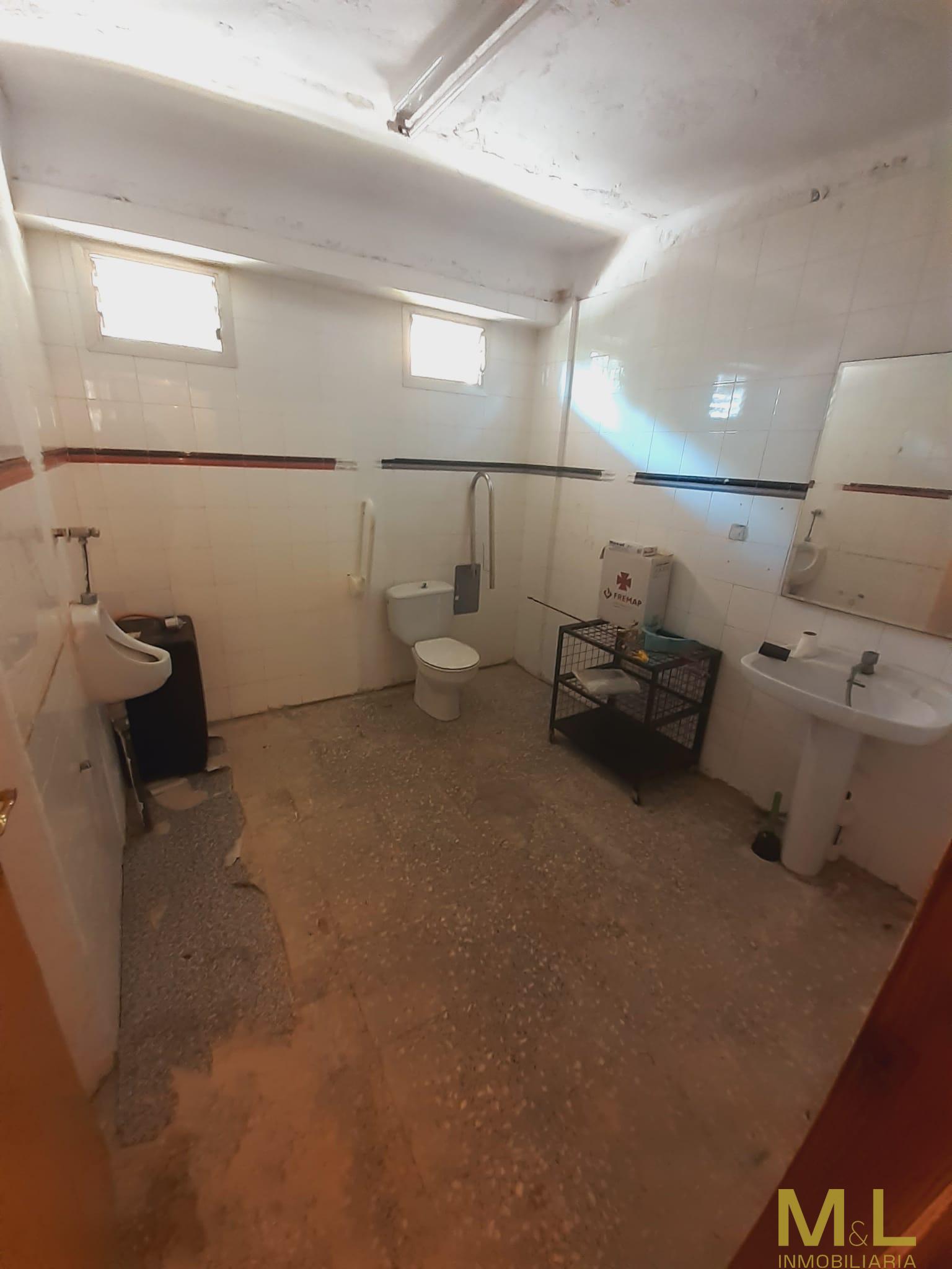 For rent of commercial in La Pobla de Farnals