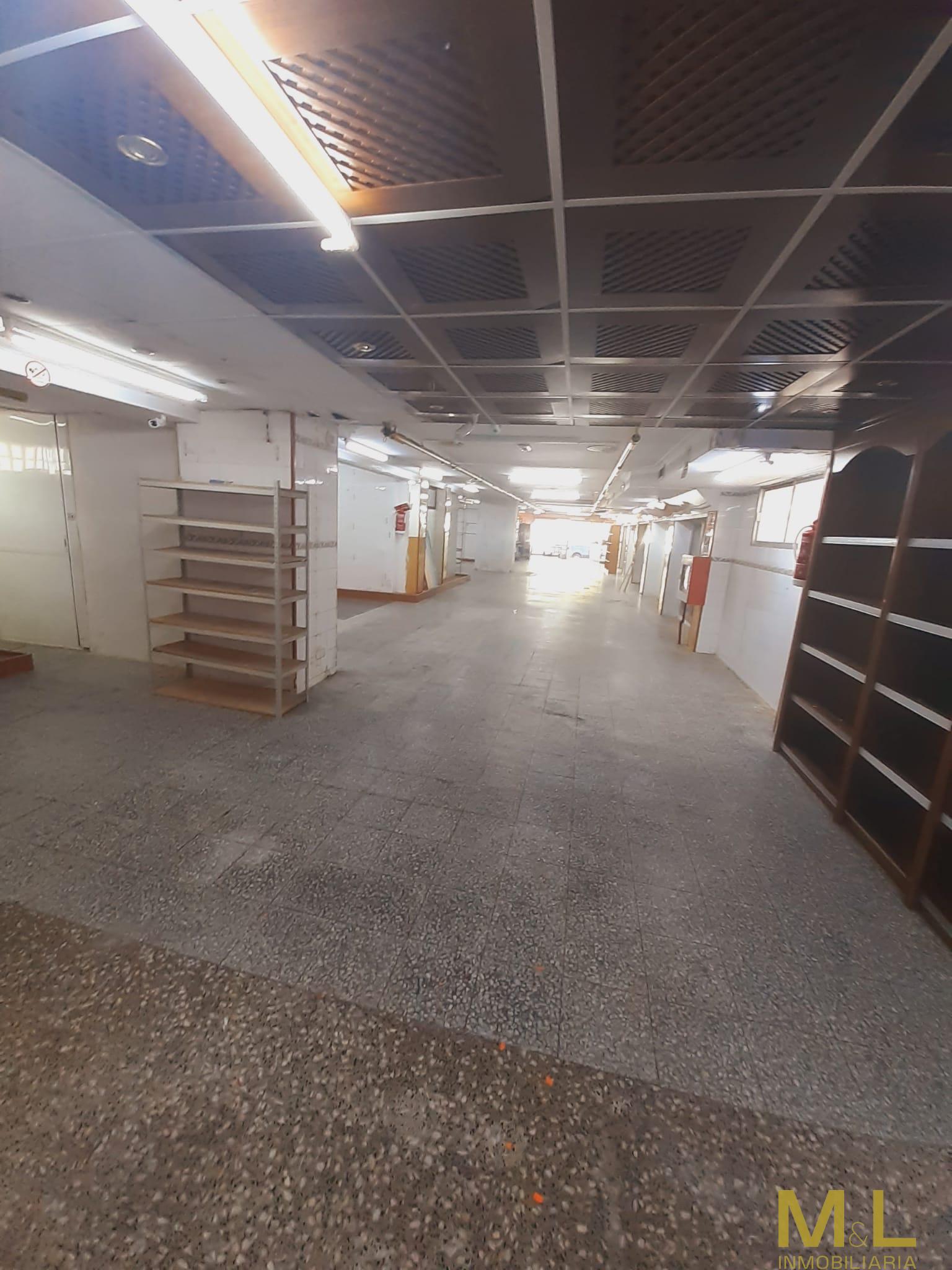 For rent of commercial in La Pobla de Farnals