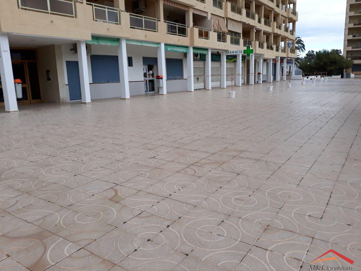 For sale of commercial in Puig