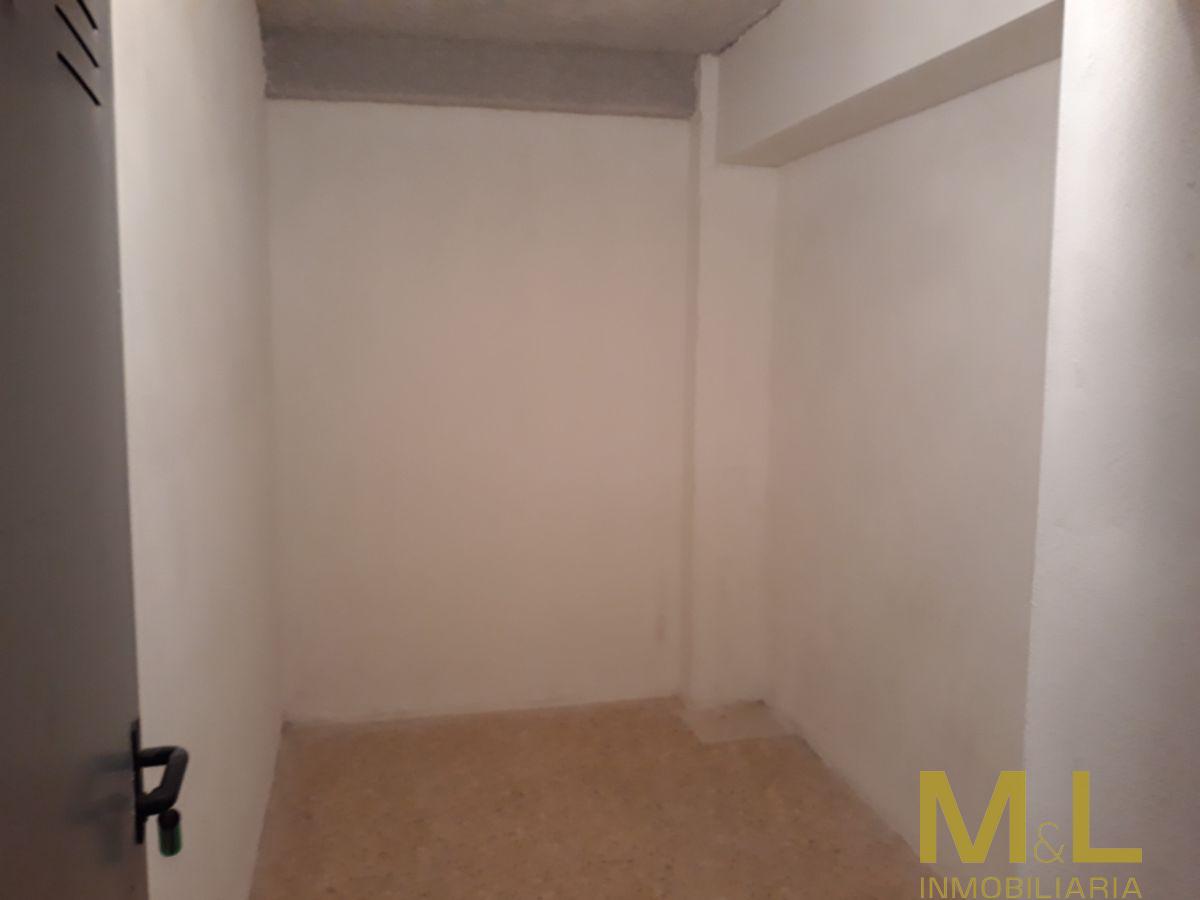 For rent of storage room in La Pobla de Farnals