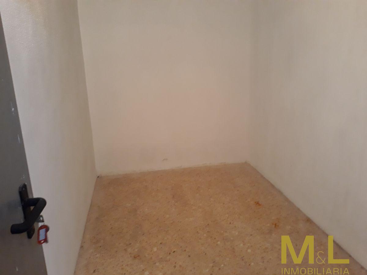 For rent of storage room in La Pobla de Farnals