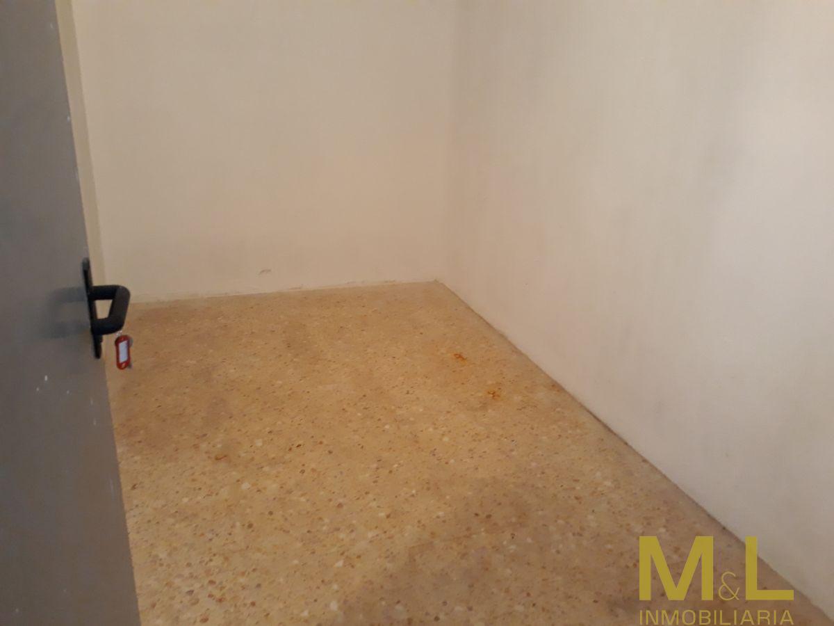 For rent of storage room in La Pobla de Farnals