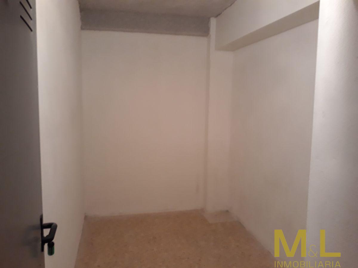 For rent of storage room in La Pobla de Farnals