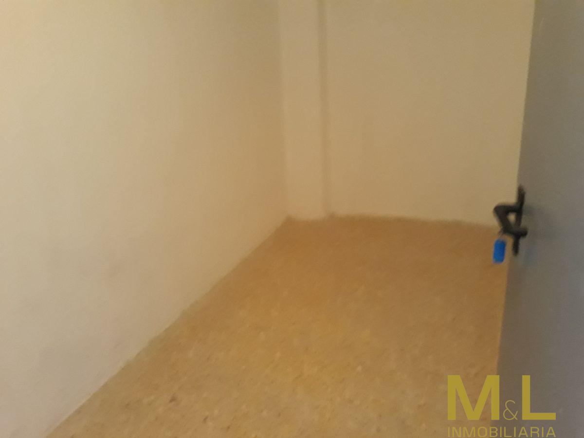 For rent of storage room in La Pobla de Farnals