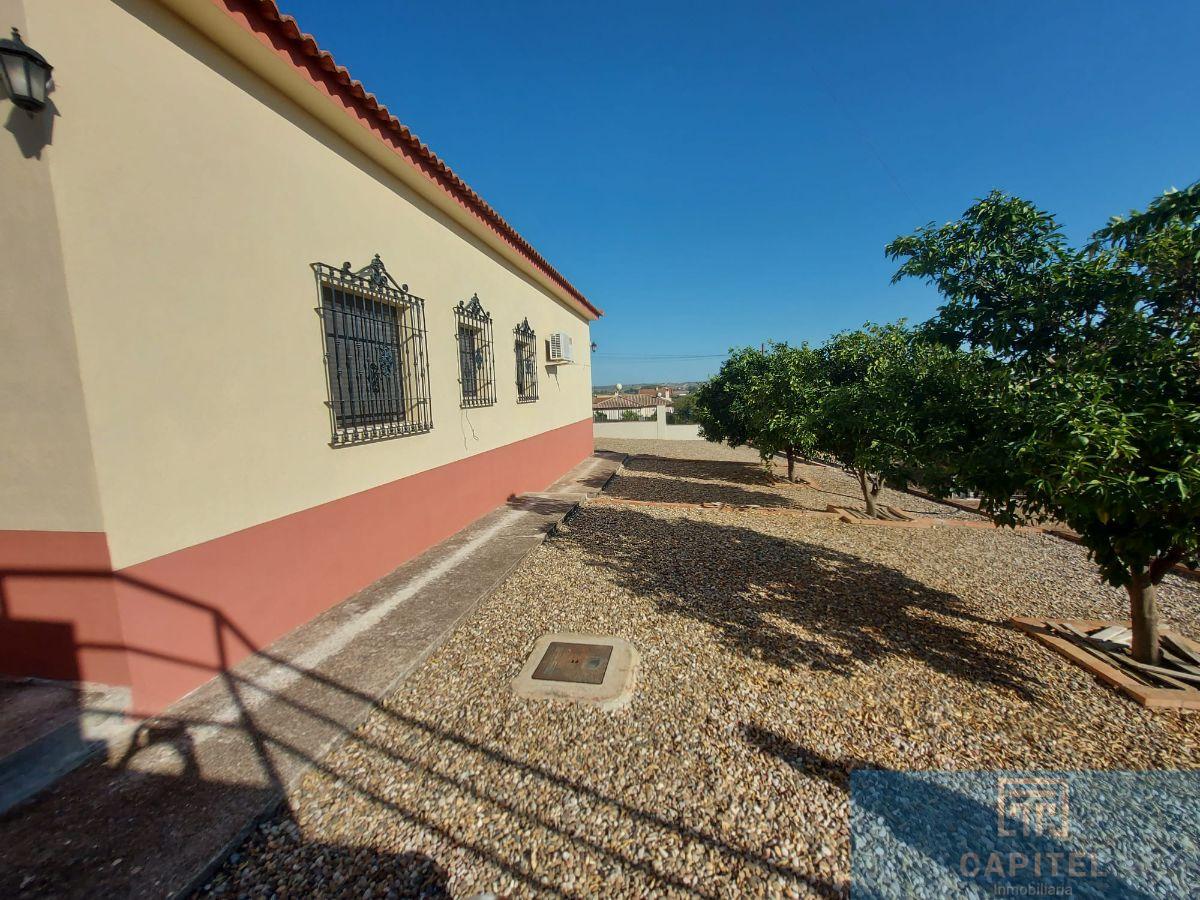 For sale of chalet in Córdoba