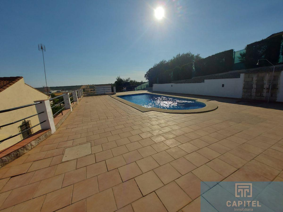 For sale of chalet in Córdoba