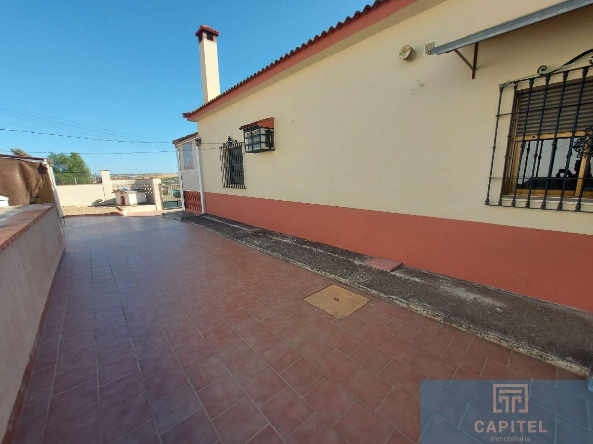 For sale of chalet in Córdoba