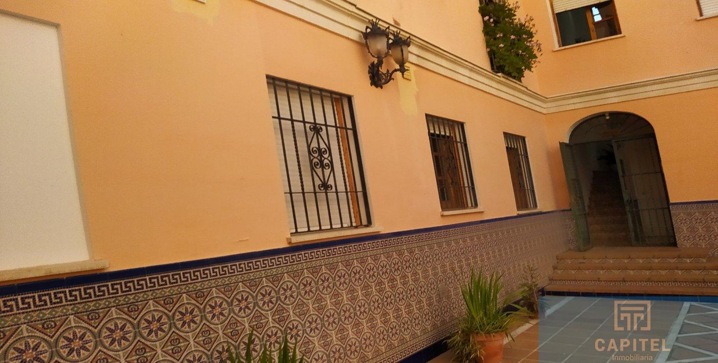 For sale of flat in Córdoba