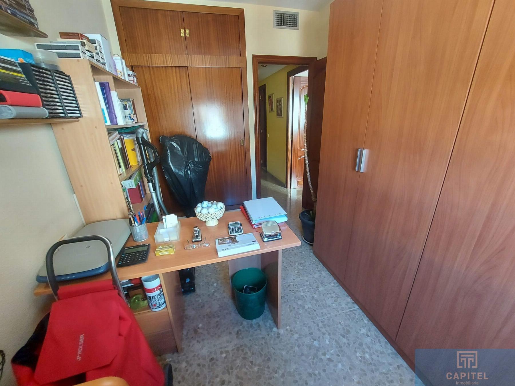 For sale of flat in Córdoba