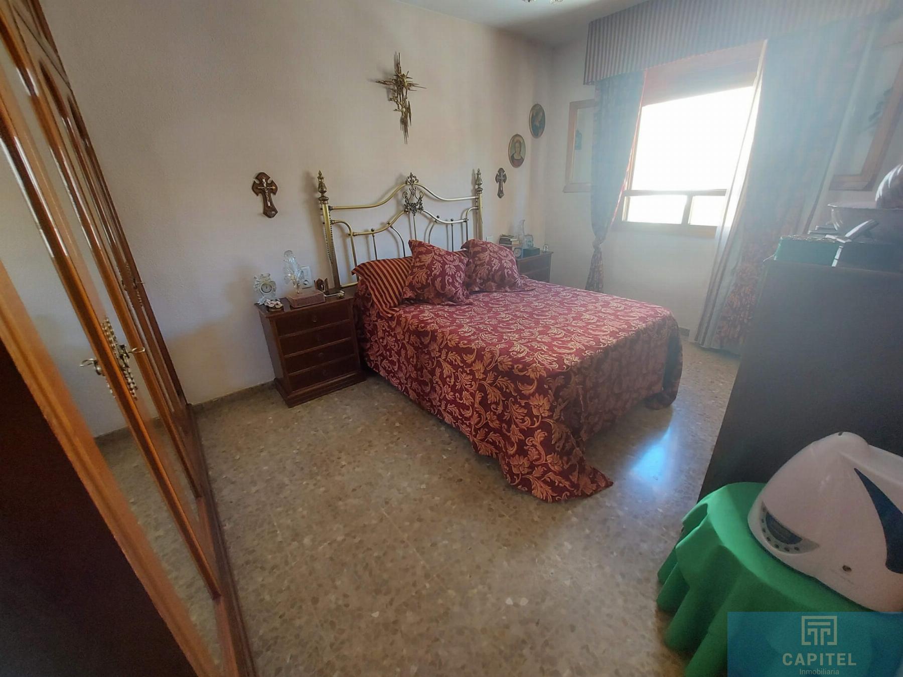 For sale of flat in Córdoba