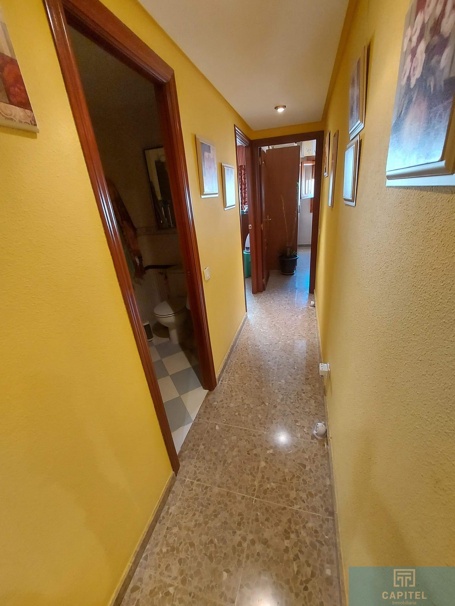 For sale of flat in Córdoba