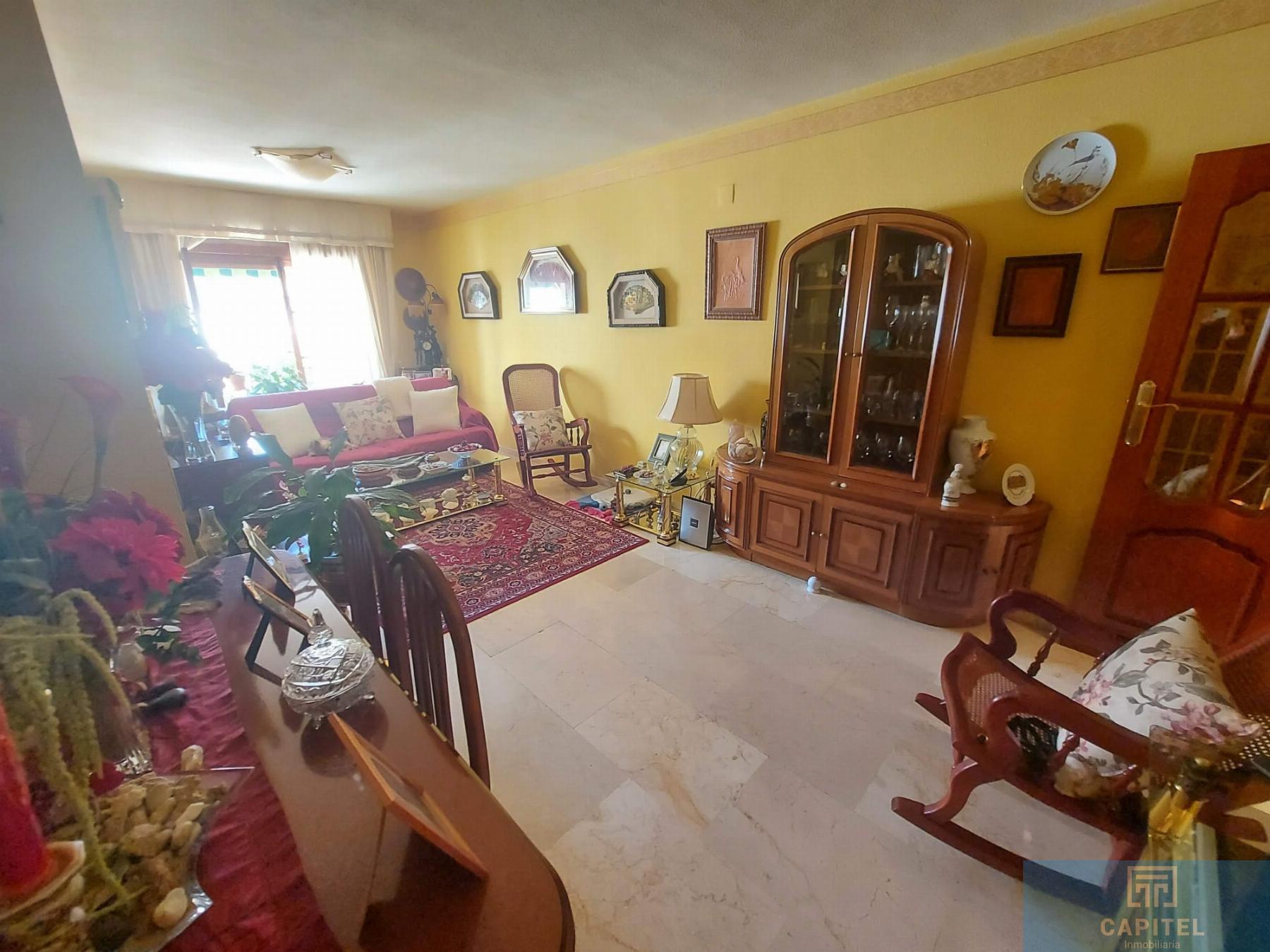 For sale of flat in Córdoba