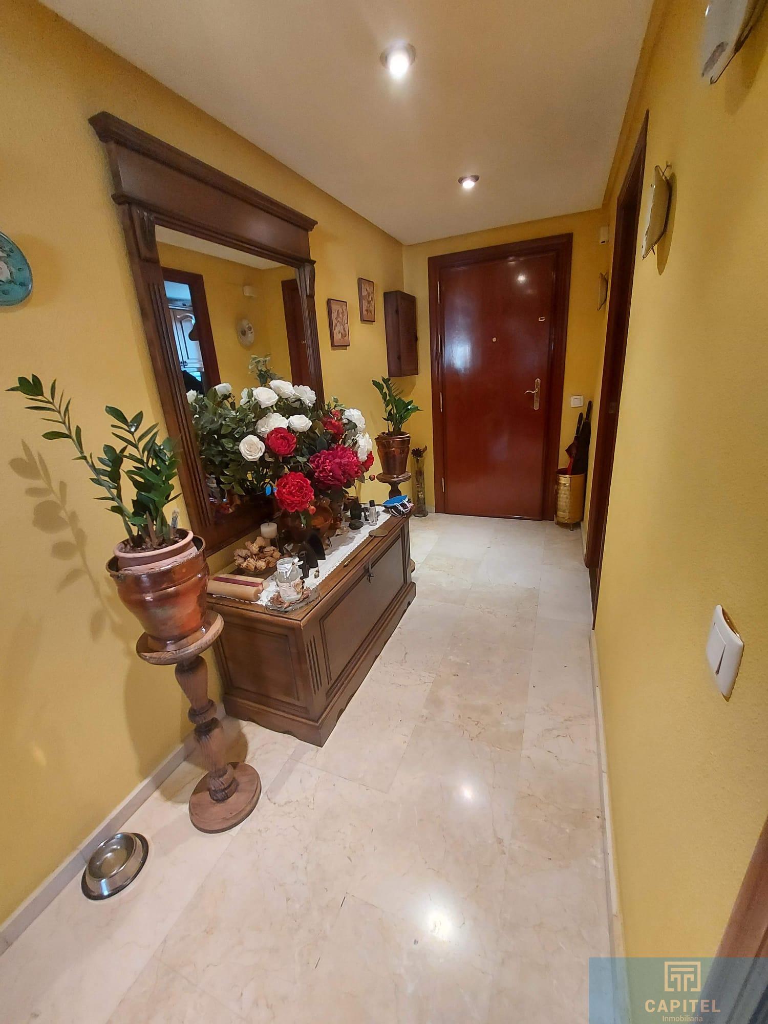 For sale of flat in Córdoba