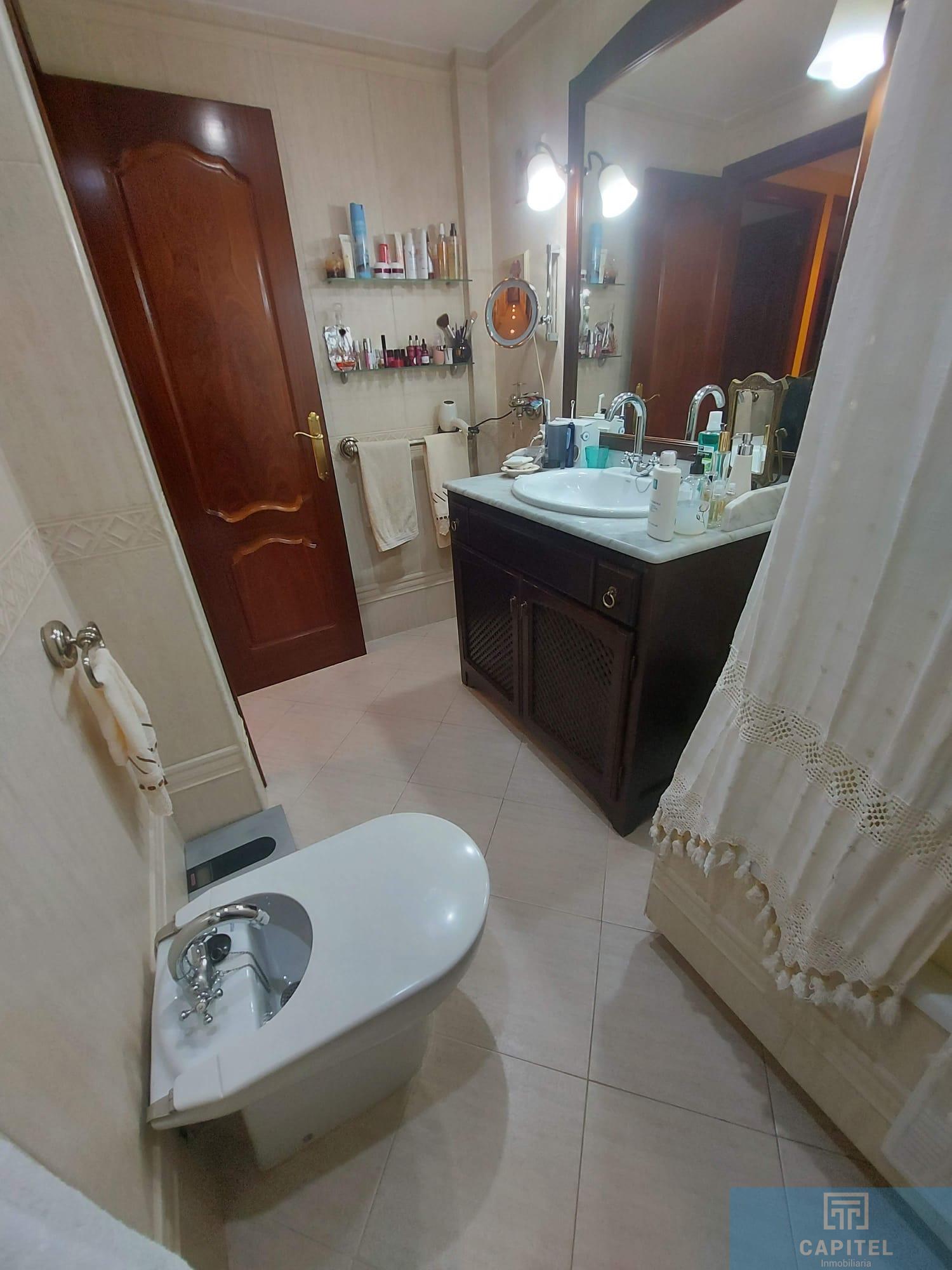 For sale of flat in Córdoba