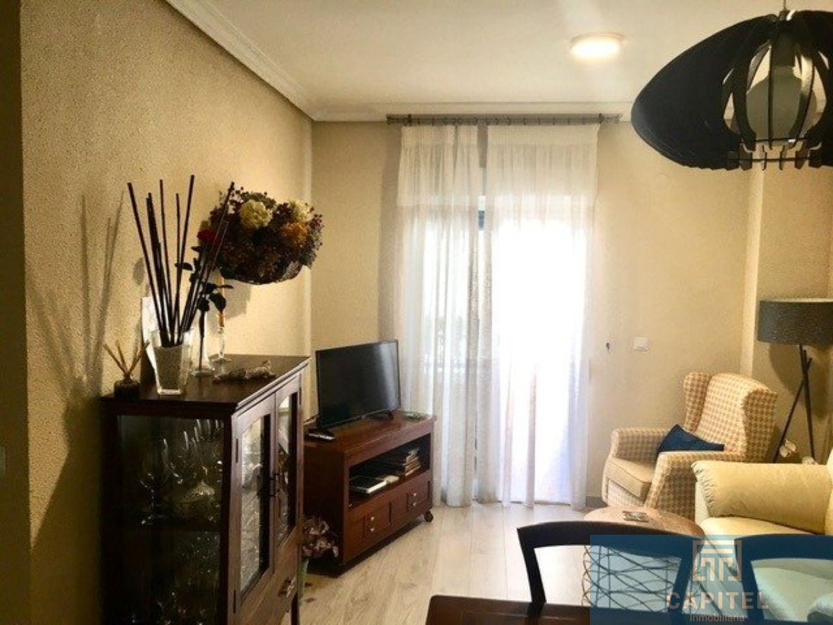 For sale of flat in Córdoba