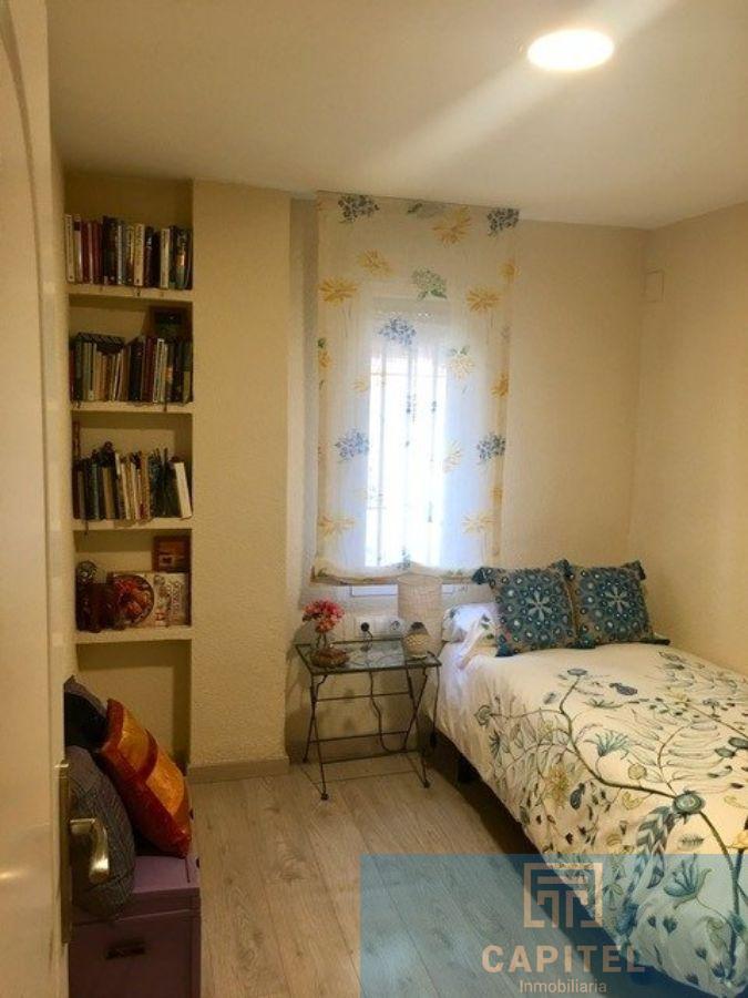 For sale of flat in Córdoba