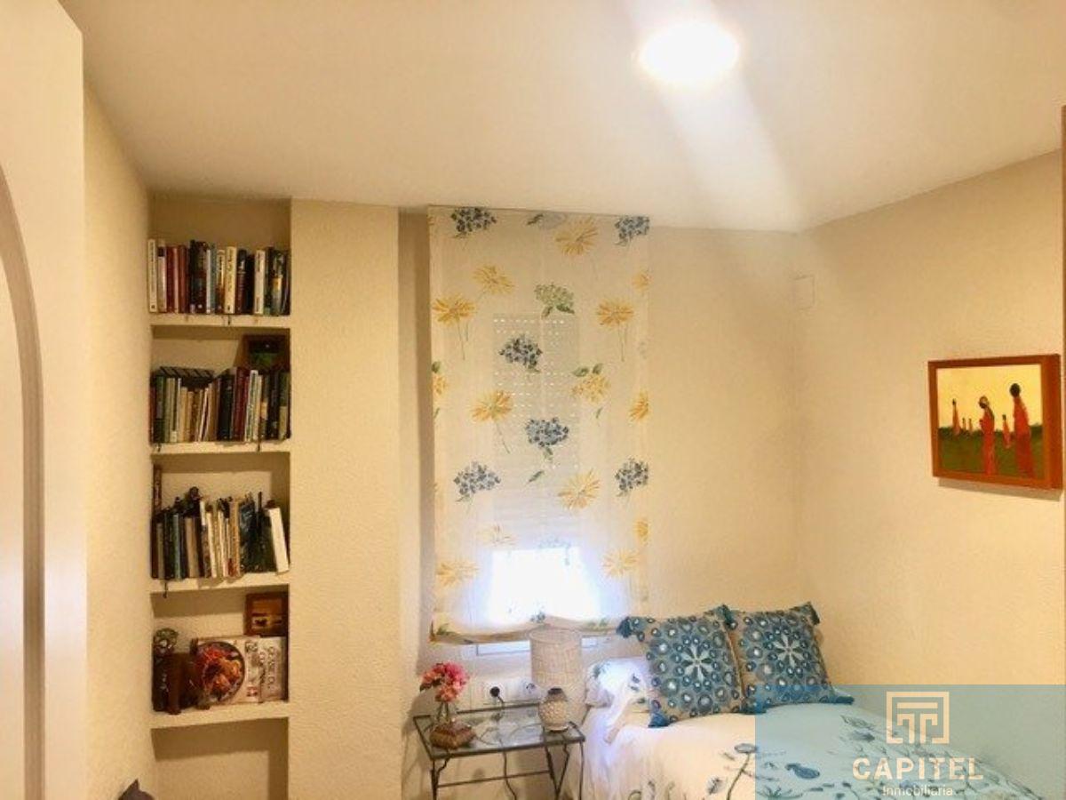 For sale of flat in Córdoba