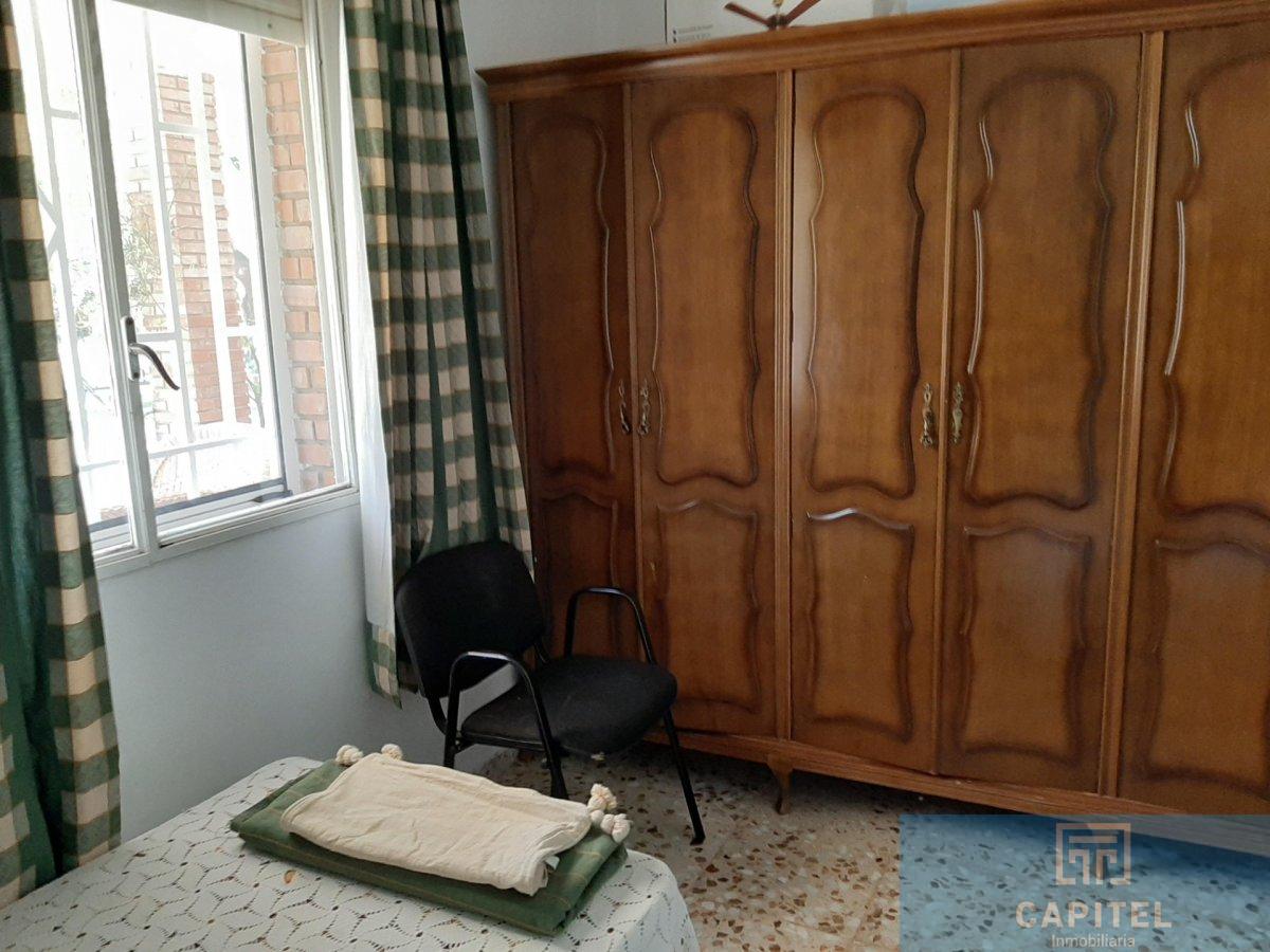 For sale of house in Córdoba