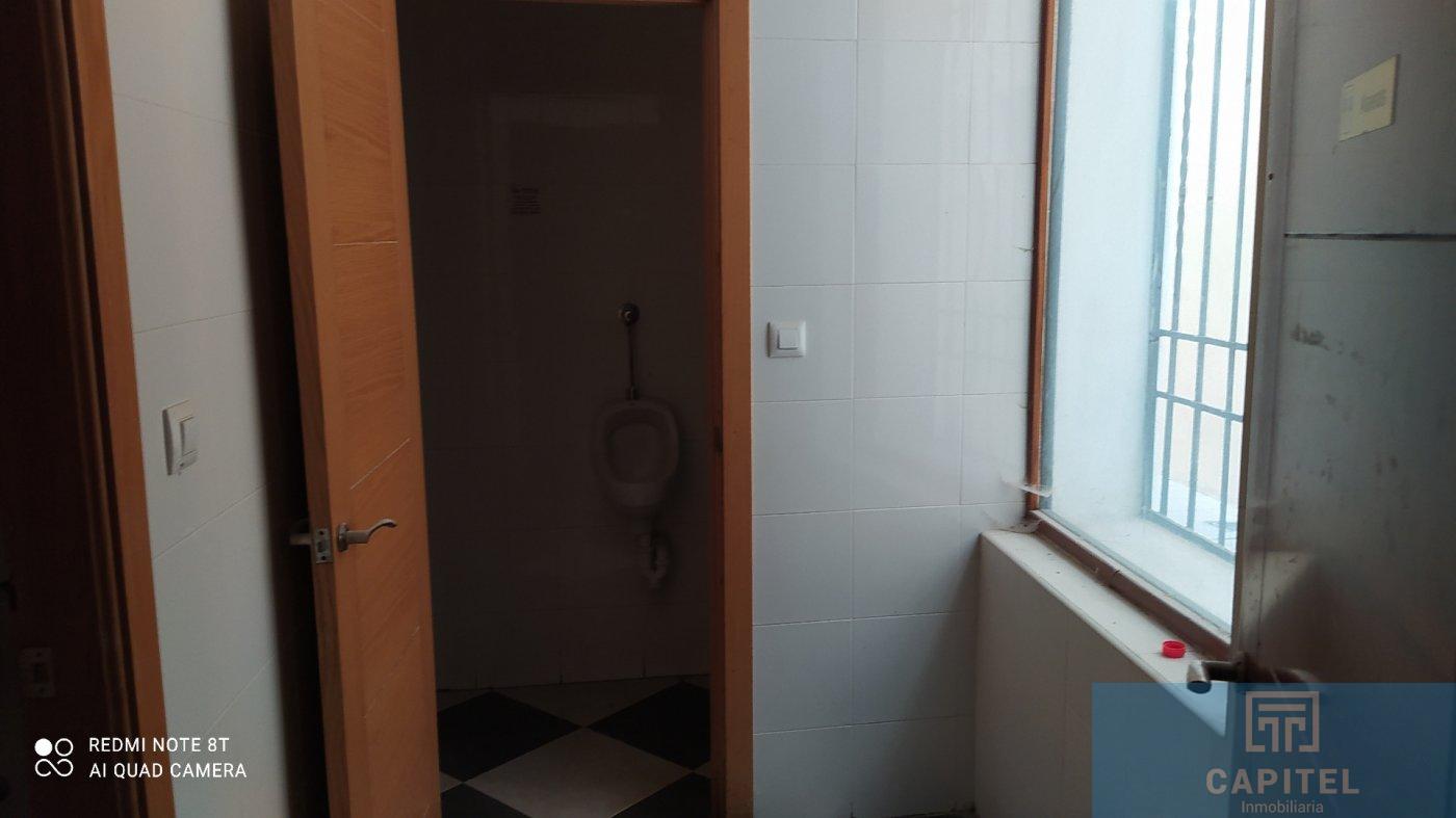 For sale of commercial in Córdoba