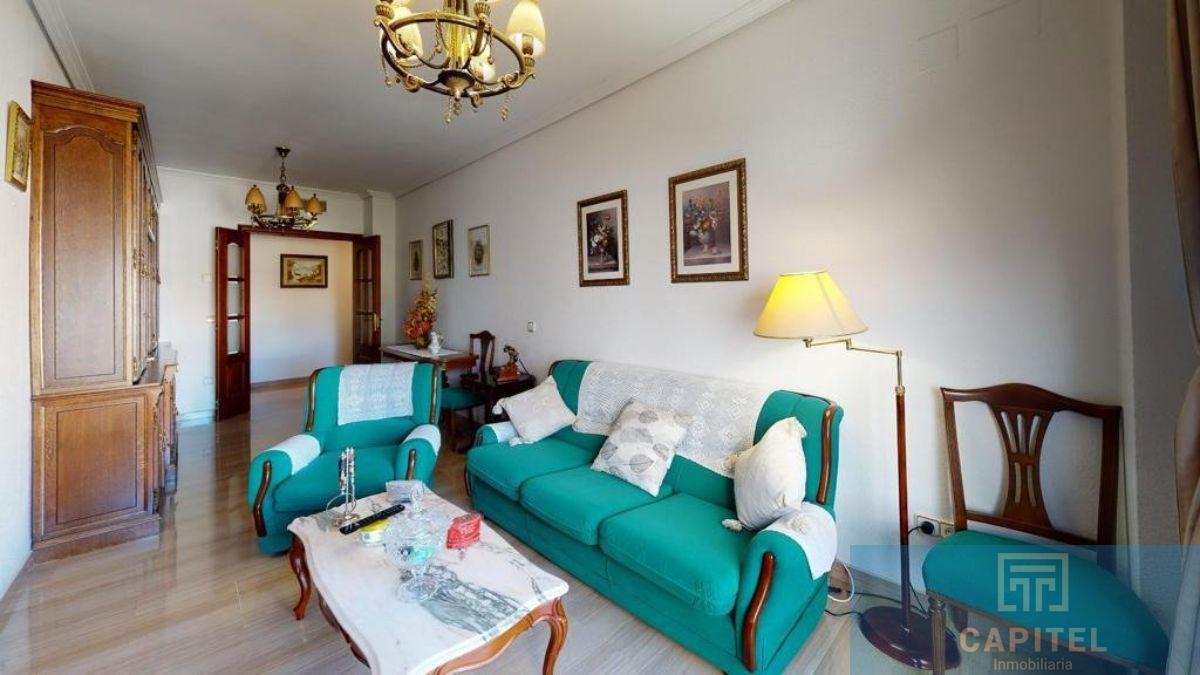 For sale of flat in Córdoba