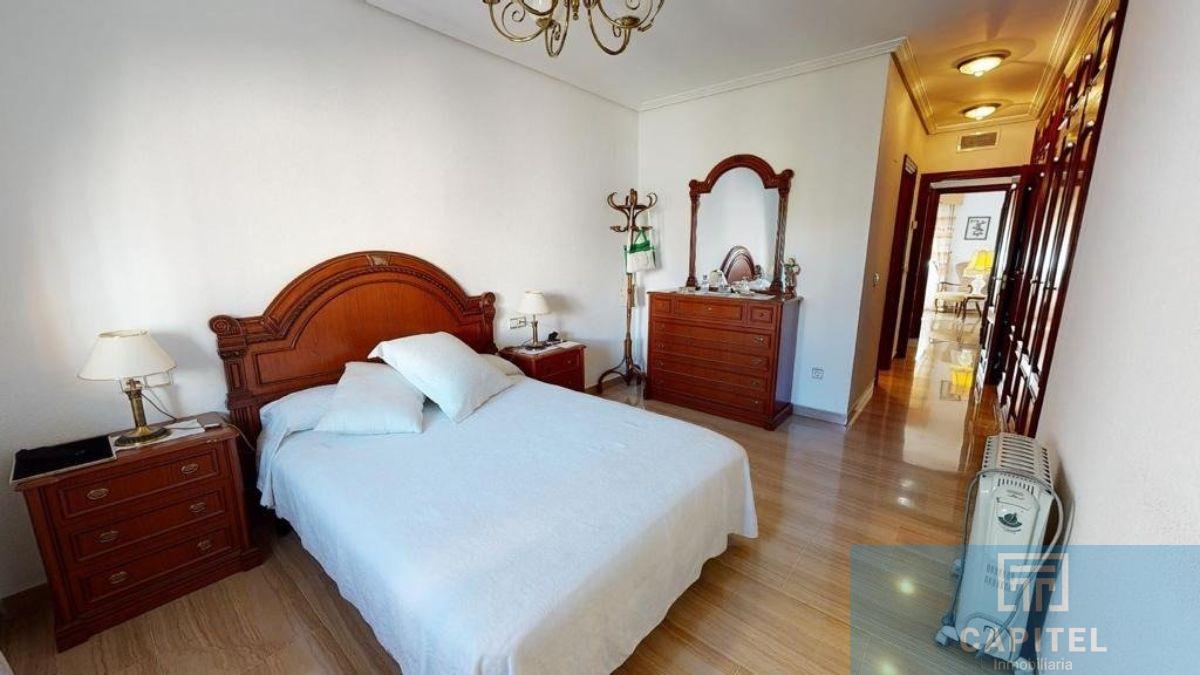 For sale of flat in Córdoba