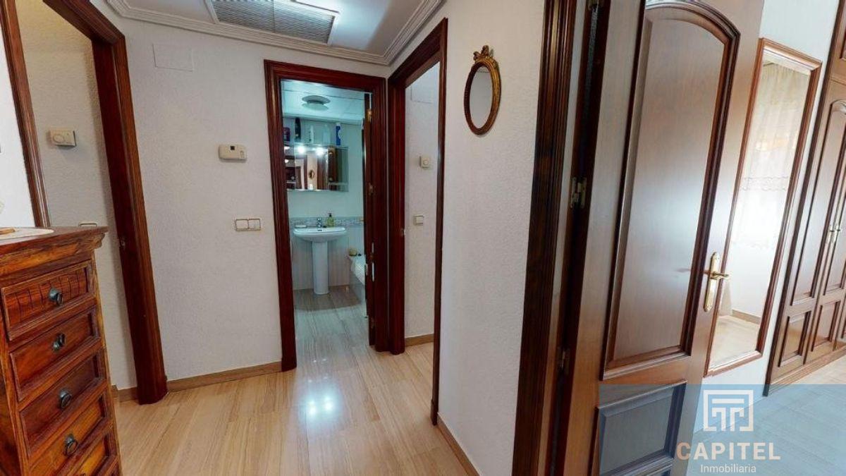 For sale of flat in Córdoba