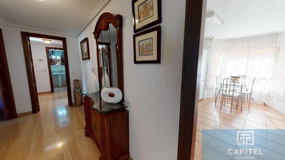 For sale of flat in Córdoba