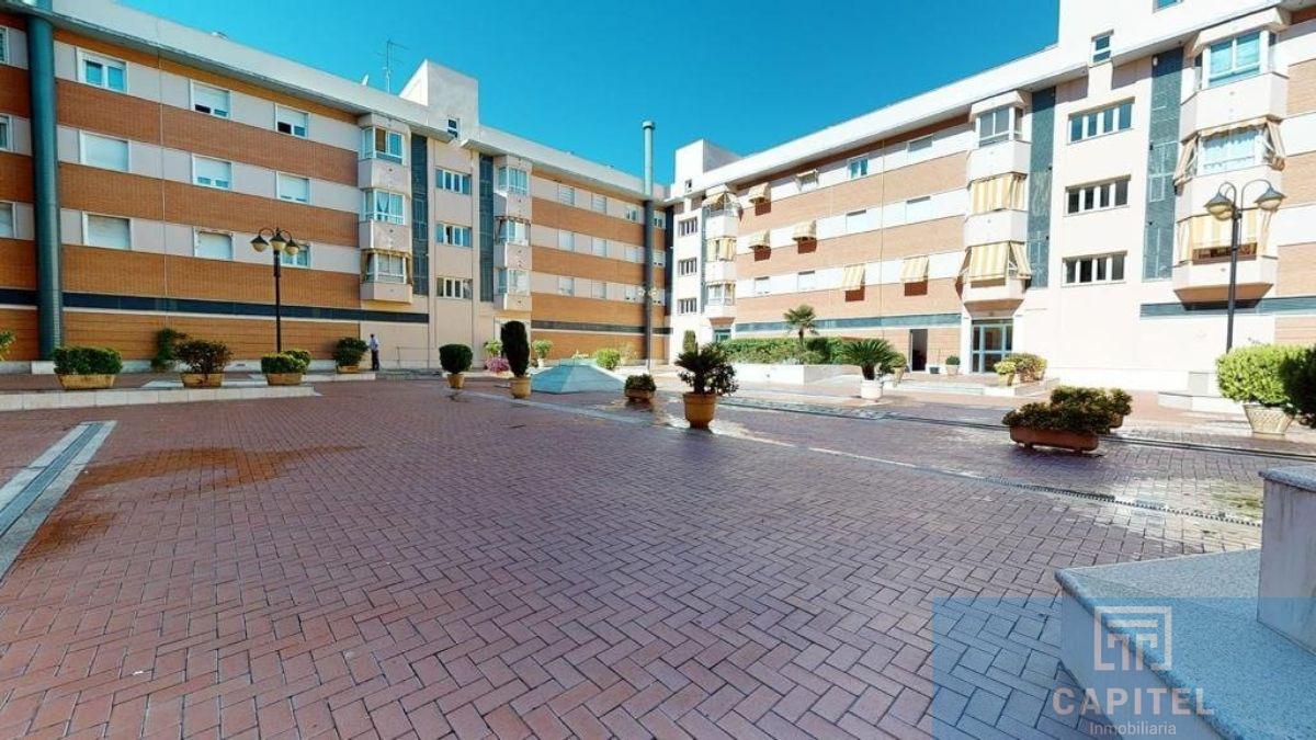 For sale of flat in Córdoba