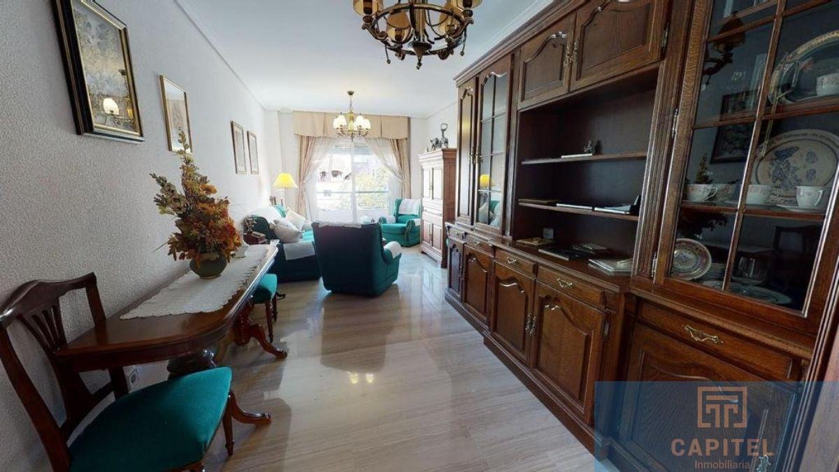 For sale of flat in Córdoba