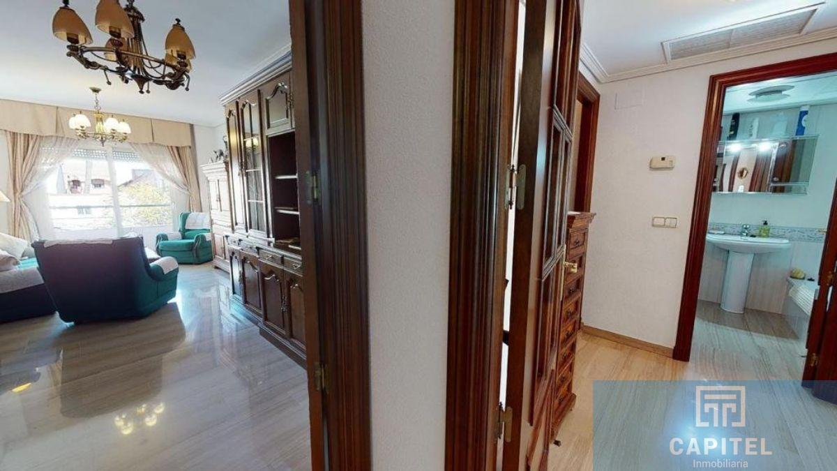 For sale of flat in Córdoba