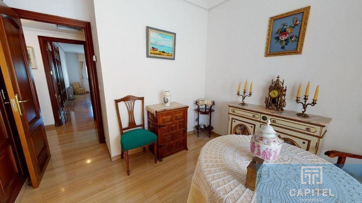 For sale of flat in Córdoba