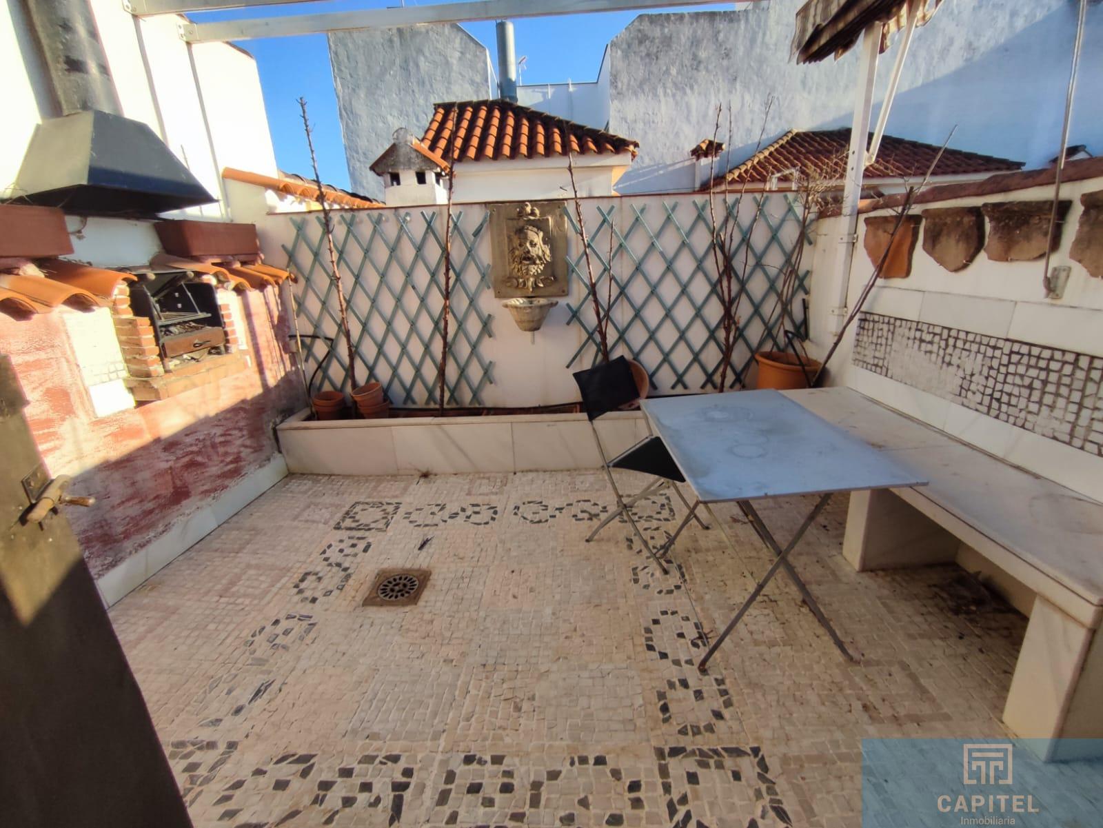 For sale of house in Córdoba