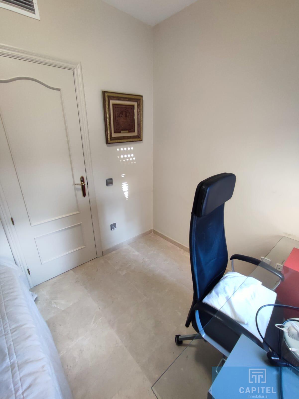 For sale of house in Córdoba