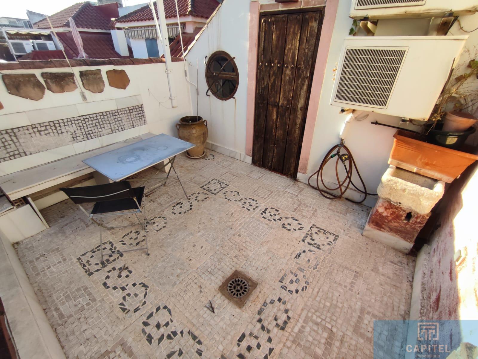 For sale of house in Córdoba