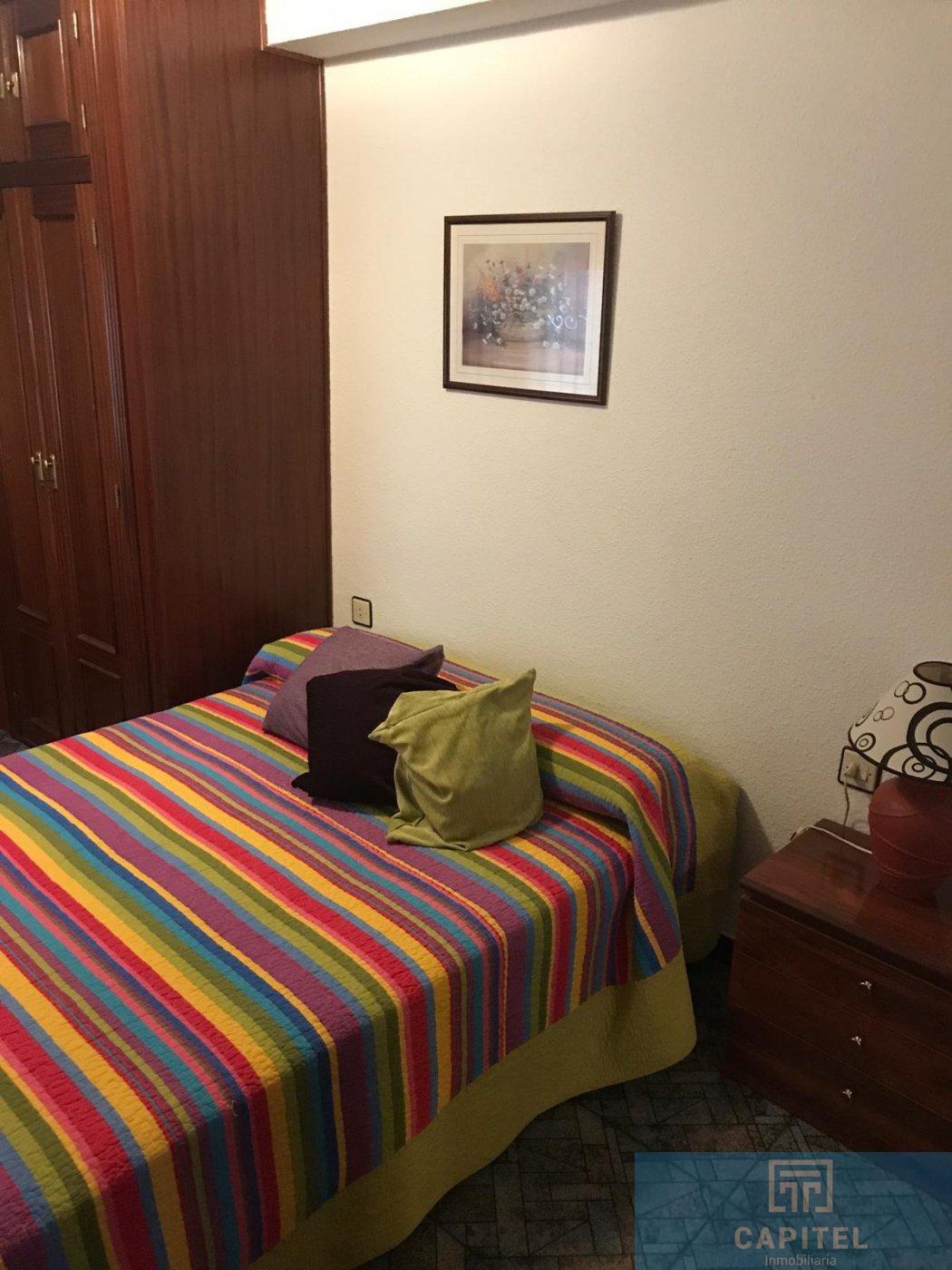 For sale of flat in Córdoba