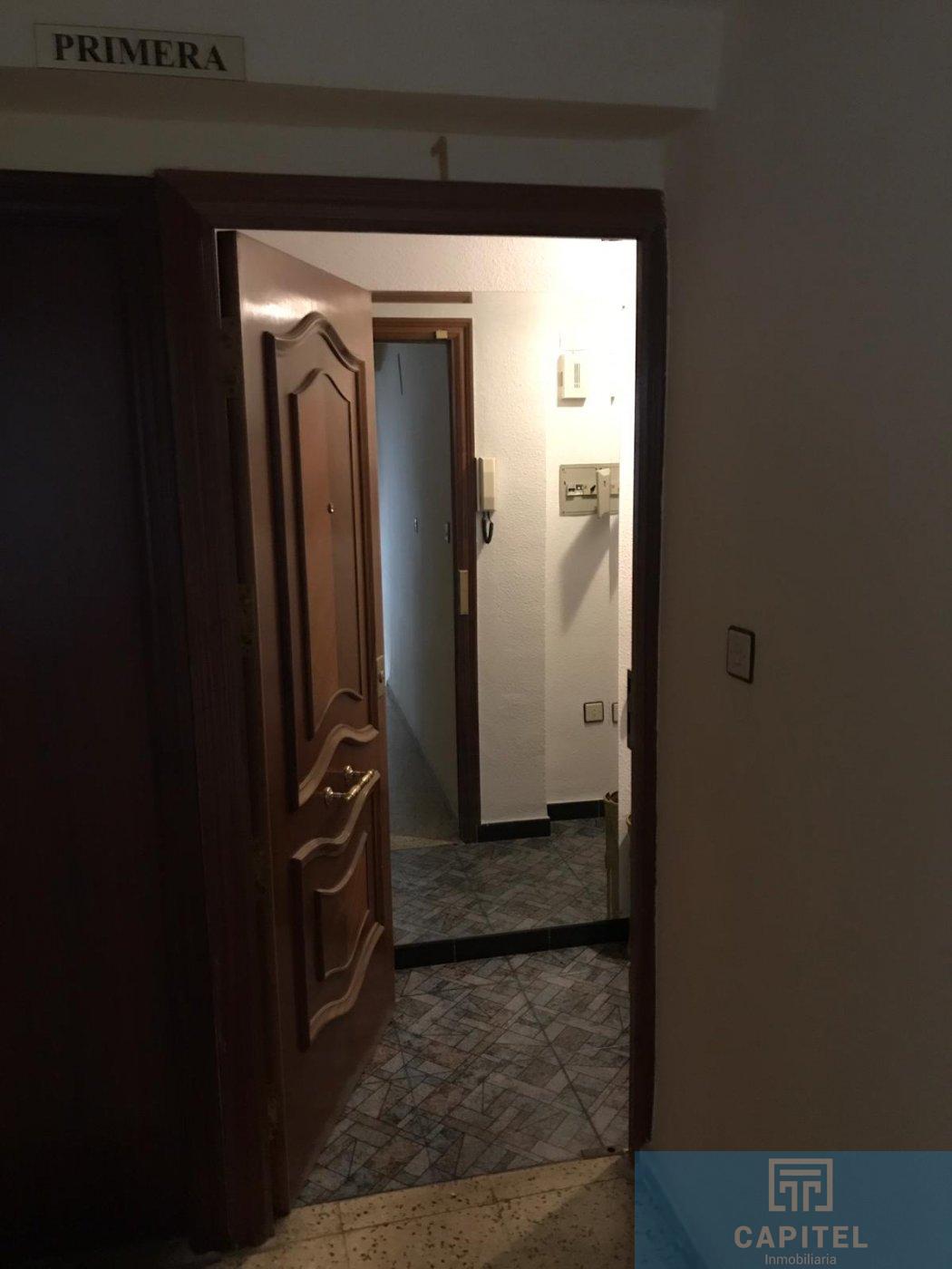 For sale of flat in Córdoba