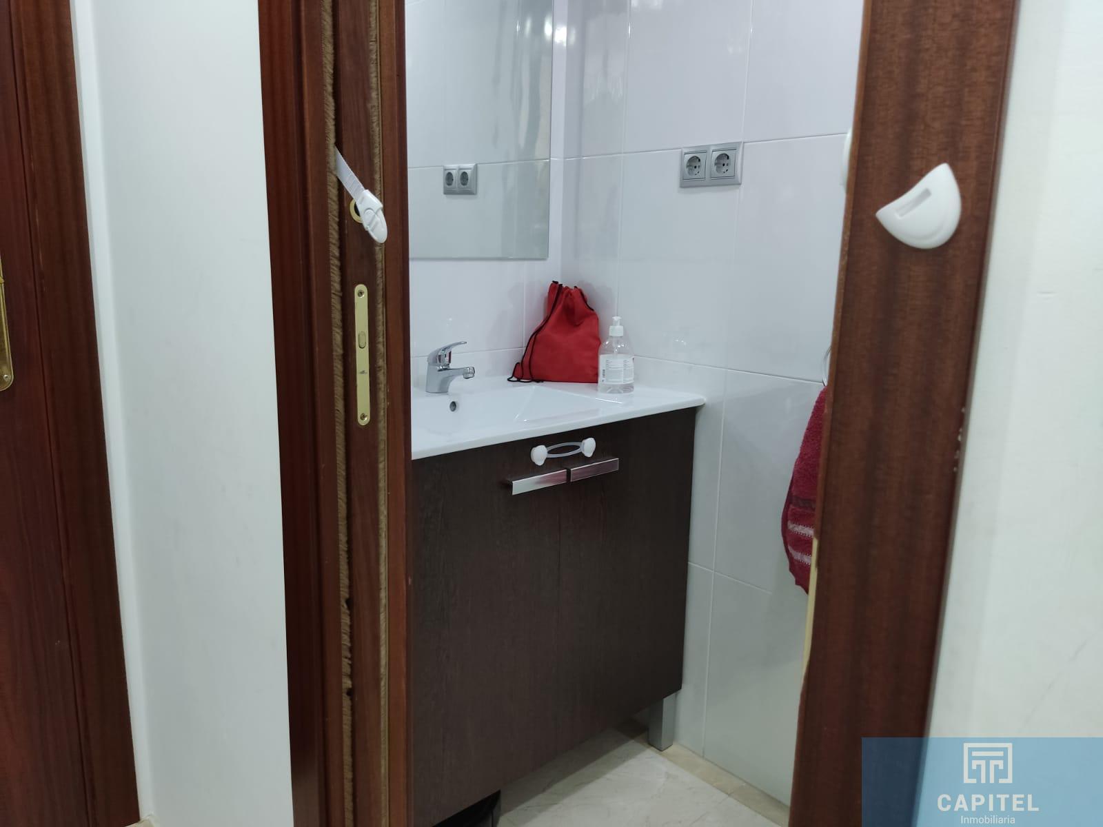 For sale of flat in Córdoba
