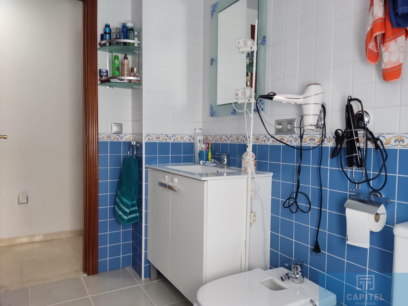 For sale of flat in Córdoba