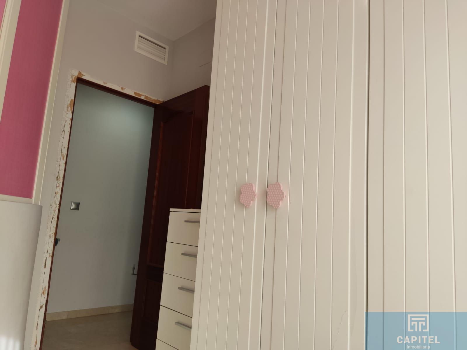For sale of flat in Córdoba