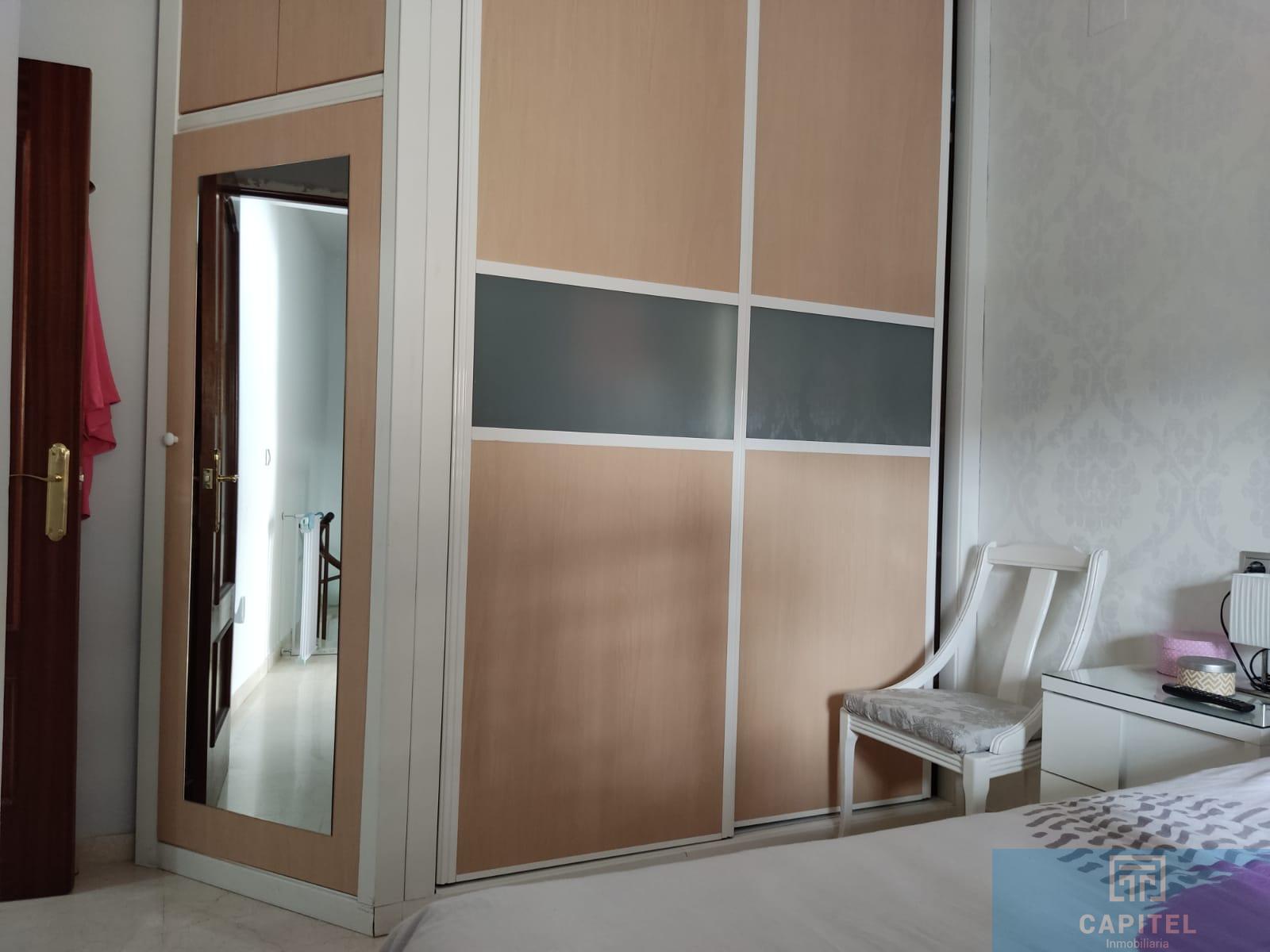 For sale of flat in Córdoba